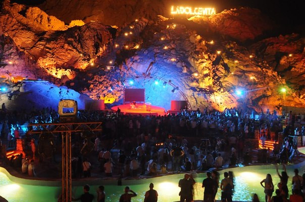 الملاهى الليلية والديسكوهات