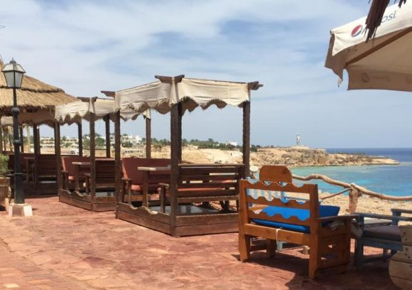 كافيهات واماكن مميزة على البحر
